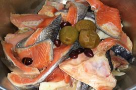 鮭のアラ煮
梅酢漬け
黒豆酢漬け