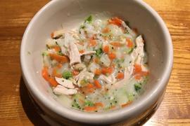 クリームシチュー作りました。うちのミューズはお気に入りで
あっという間に完食。