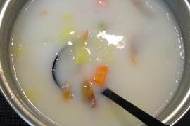 家のマリーもたくさん食べて幸せそうです。