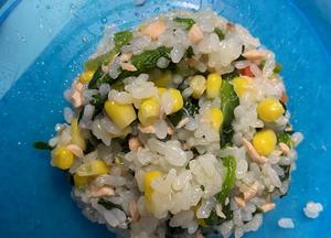 サーモンとほうれん草、コーンのおじや